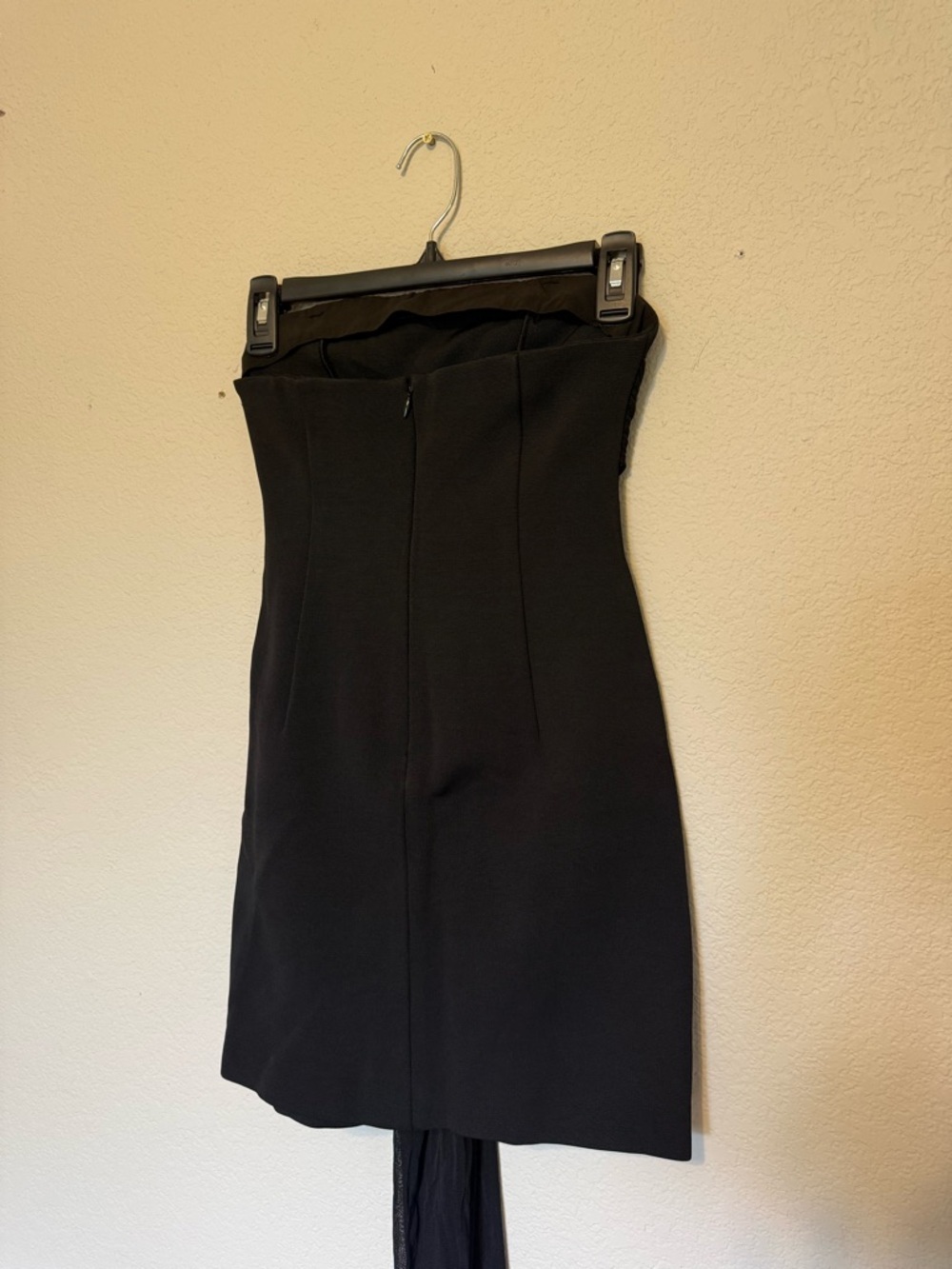 Diane Von Furstenberg | Black Stretch Knit Structured Sash Mini Dress - 2 - Picture 4 of 6